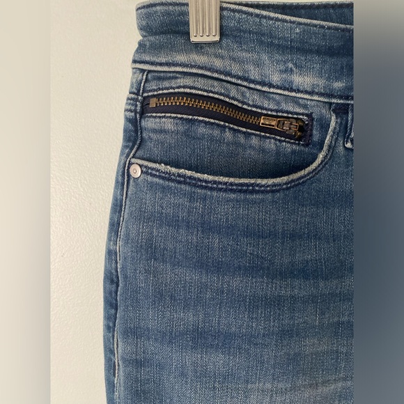 Athleta
Sculptek Flare Denim Jeans in True Blue Size 4 - Picture 3 of 7
